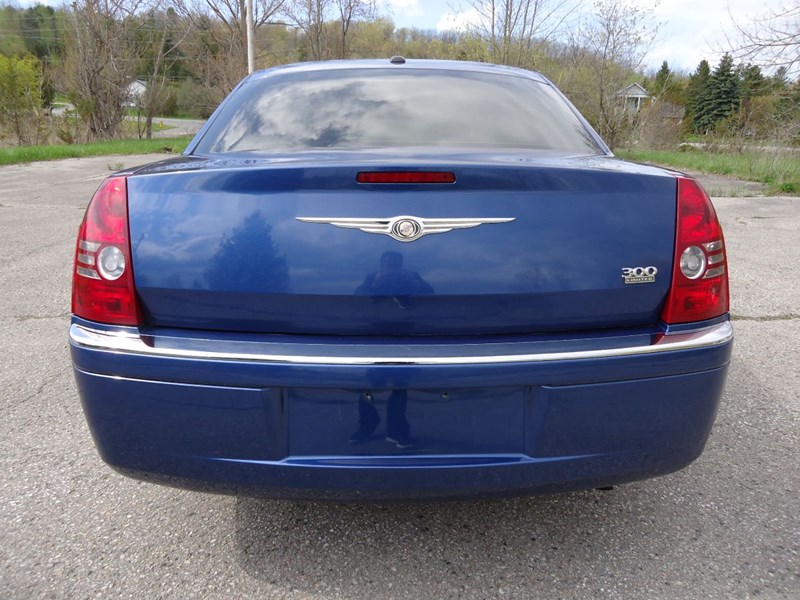 Used-2010-Chrysler-300-Limited-3.5L-for-sale-in-Colborne-...