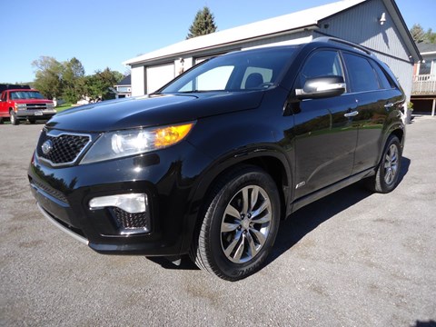 Photo of  2013 KIA Sorento SX 7 Passenger for sale at Big Apple Auto in Colborne, ON