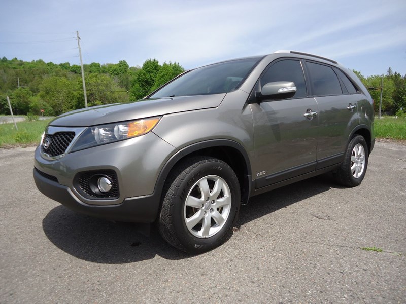 Photo of 2013 KIA Sorento LX AWD for sale at Big Apple Auto in Colborne, ON