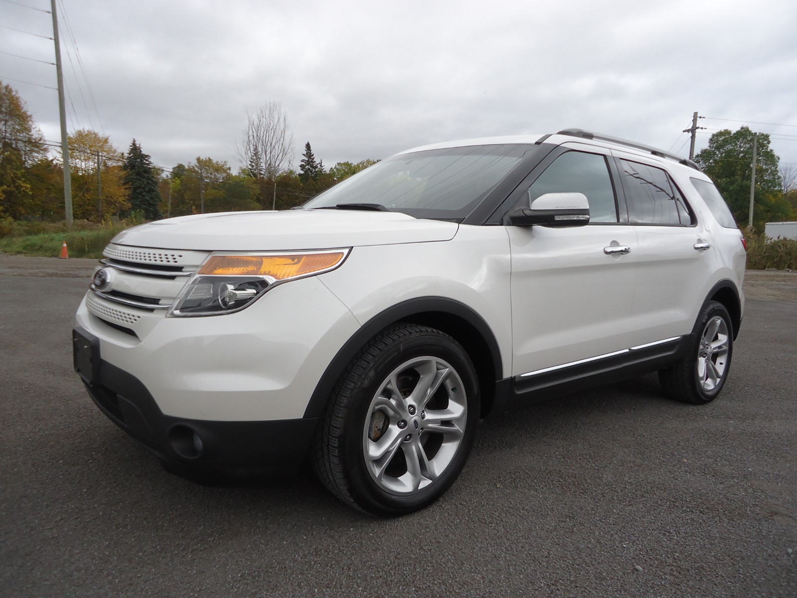 Photo of 2014 Ford Explorer Limited 4WD for sale at Big Apple Auto in Colborne, ON