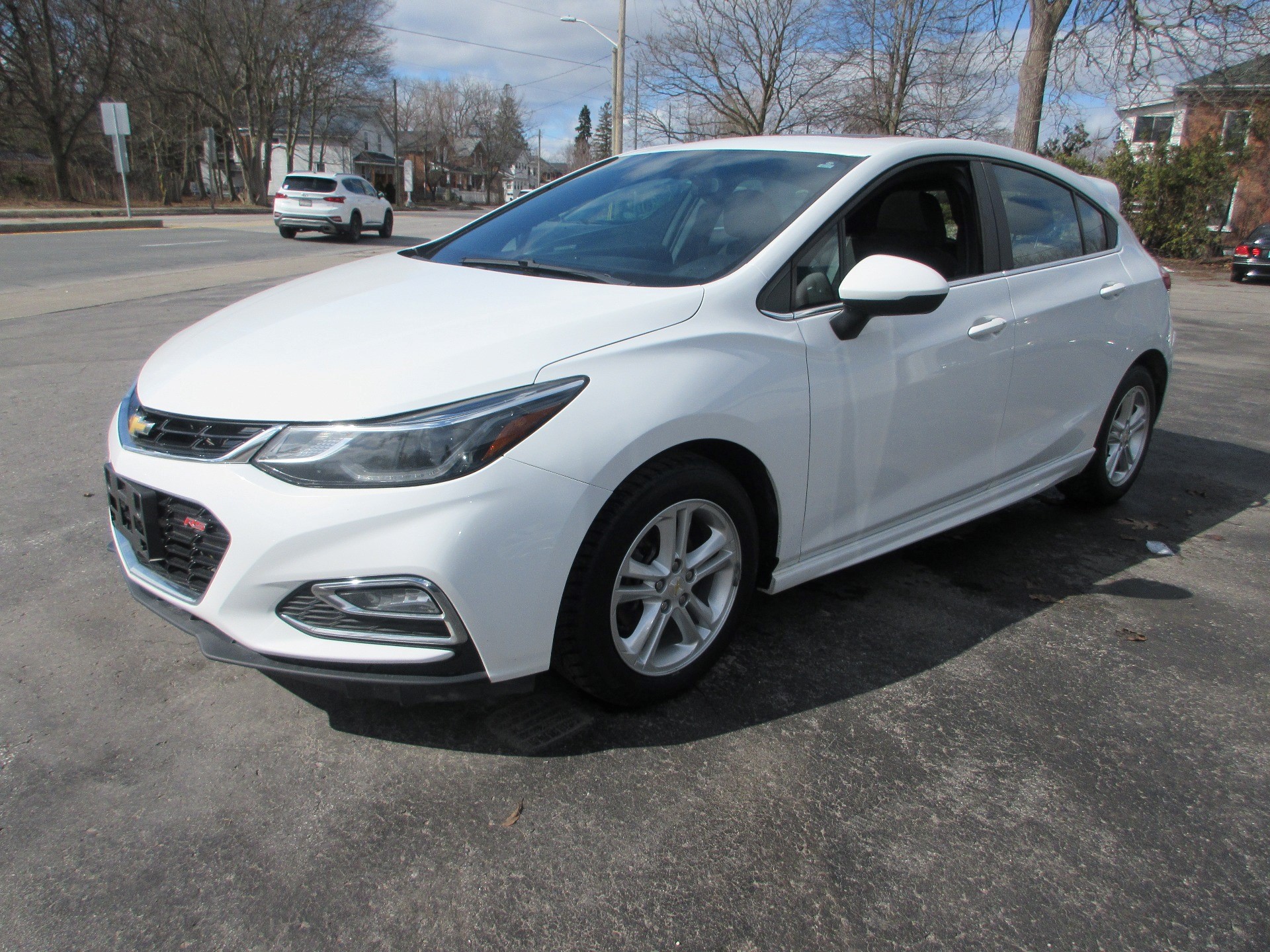 Chevrolet Cruze LT Hatchback FWD