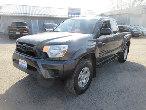 Photo of 2013 Toyota Tacoma  Access Cab for sale at Grafton Automotive in Grafton, ON