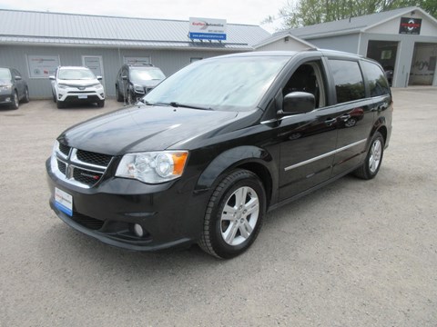 Photo of 2016 Dodge Grand Caravan Crew Plus for sale at Grafton Automotive in Grafton, ON