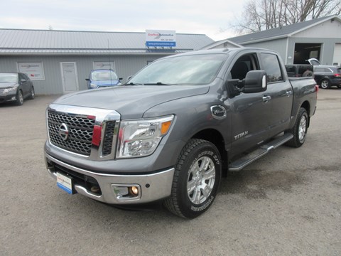 Photo of 2017 Nissan Titan SV Crew Cab for sale at Grafton Automotive in Grafton, ON