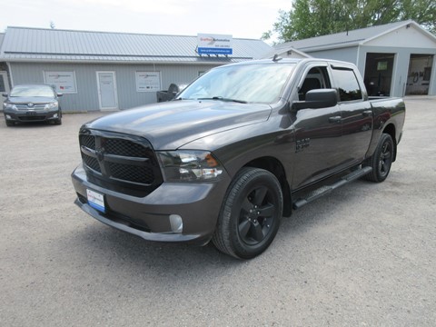 Photo of 2021 RAM 1500 Classic Express Crew Cab for sale at Grafton Automotive in Grafton, ON