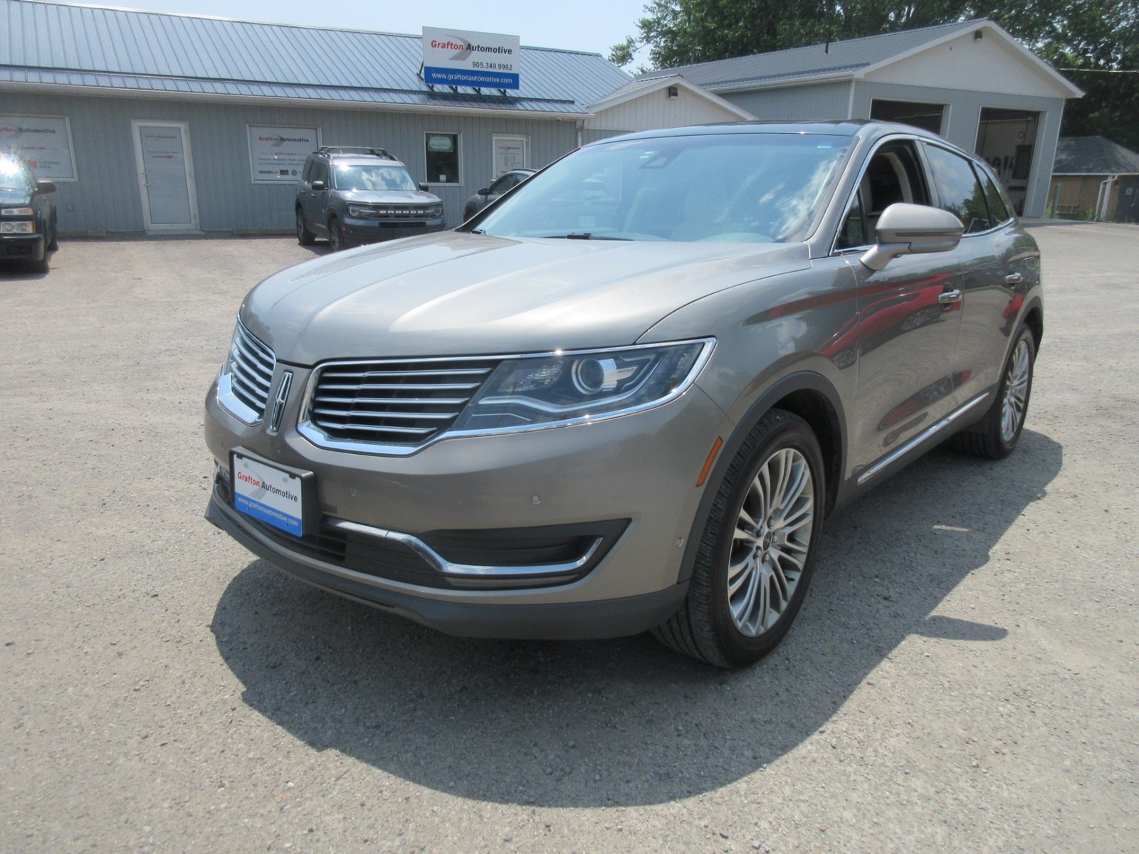 Photo of 2017 Lincoln MKX Reserve   for sale at Grafton Automotive in Grafton, ON