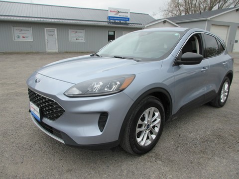 Photo of 2022 Ford Escape SE FWD for sale at Grafton Automotive in Grafton, ON