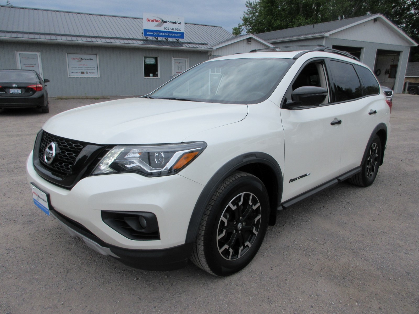 Photo of 2019 Nissan Pathfinder SL 4WD for sale at Grafton Automotive in Grafton, ON