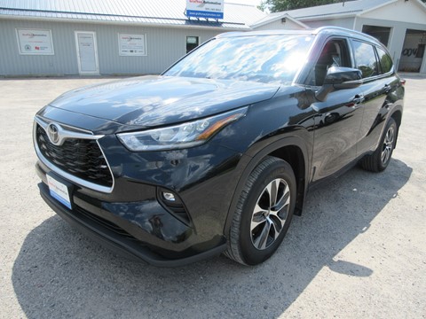 Photo of 2021 Toyota Highlander XLE AWD for sale at Grafton Automotive in Grafton, ON