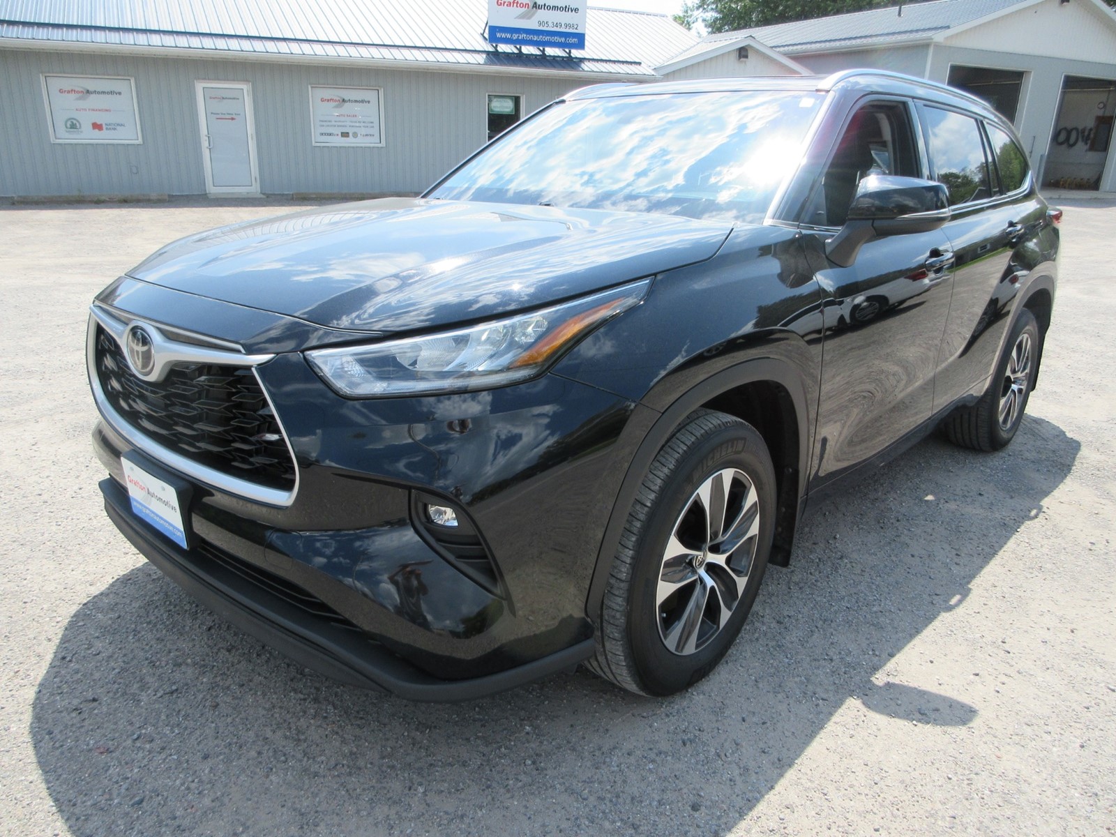 Photo of 2021 Toyota Highlander XLE AWD for sale at Blue Heron in Lakefield, ON