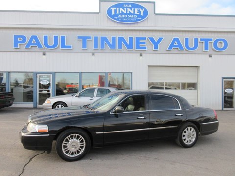Photo of 2011 Lincoln Town Car Signature Limited for sale at Paul Tinney Auto in Peterborough, ON