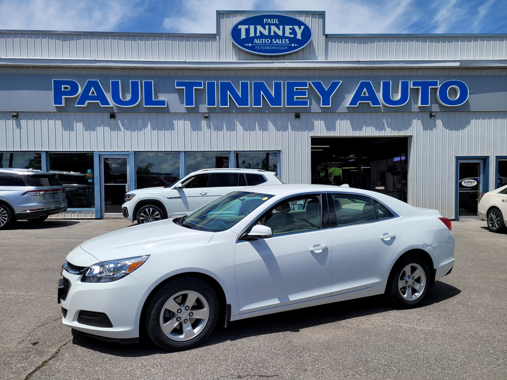 White Diamond Tricoat 2014 Chevrolet Malibu 1LT FWD Sedan Front-Wheel Drive 6-Speed Automatic