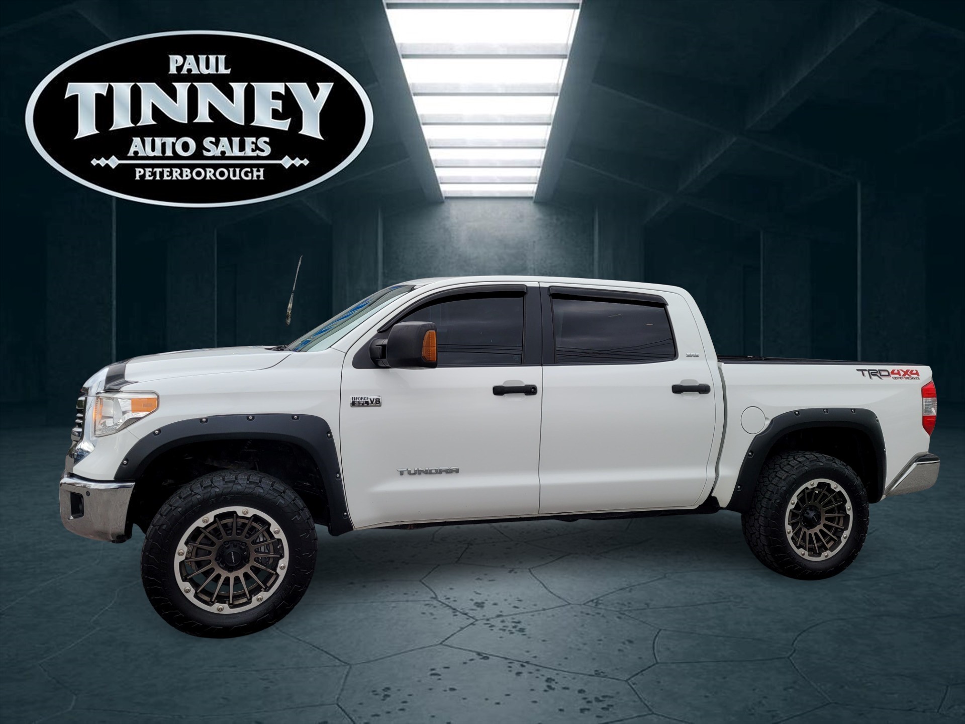 Super White 2017 Toyota Tundra Pickup Truck Four-Wheel Drive 6-Speed Automatic