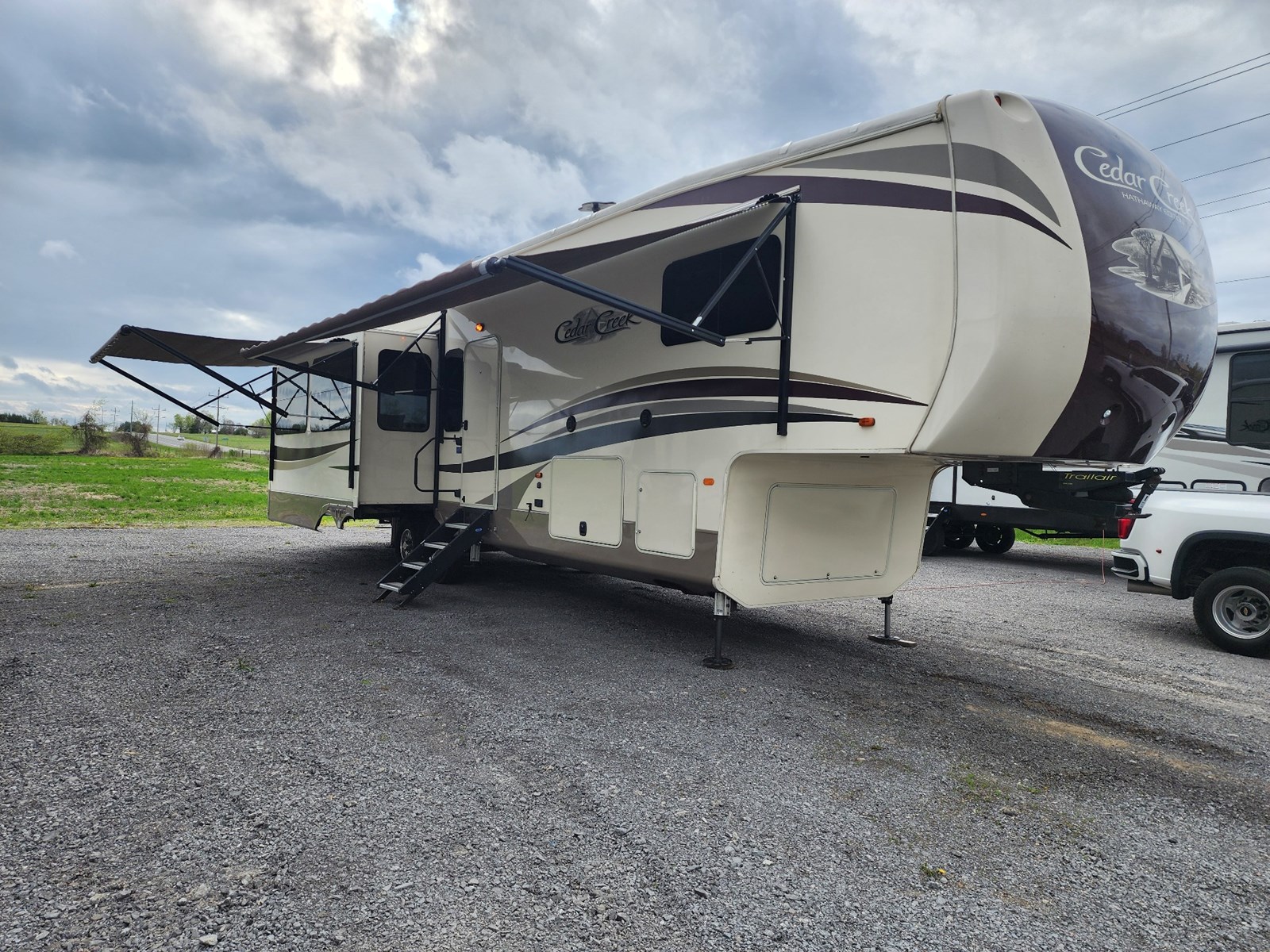 Photo of 2018 Cedar Creek Hathaway Edition   for sale at Earl Ireland Auto Sale in Norwood, ON