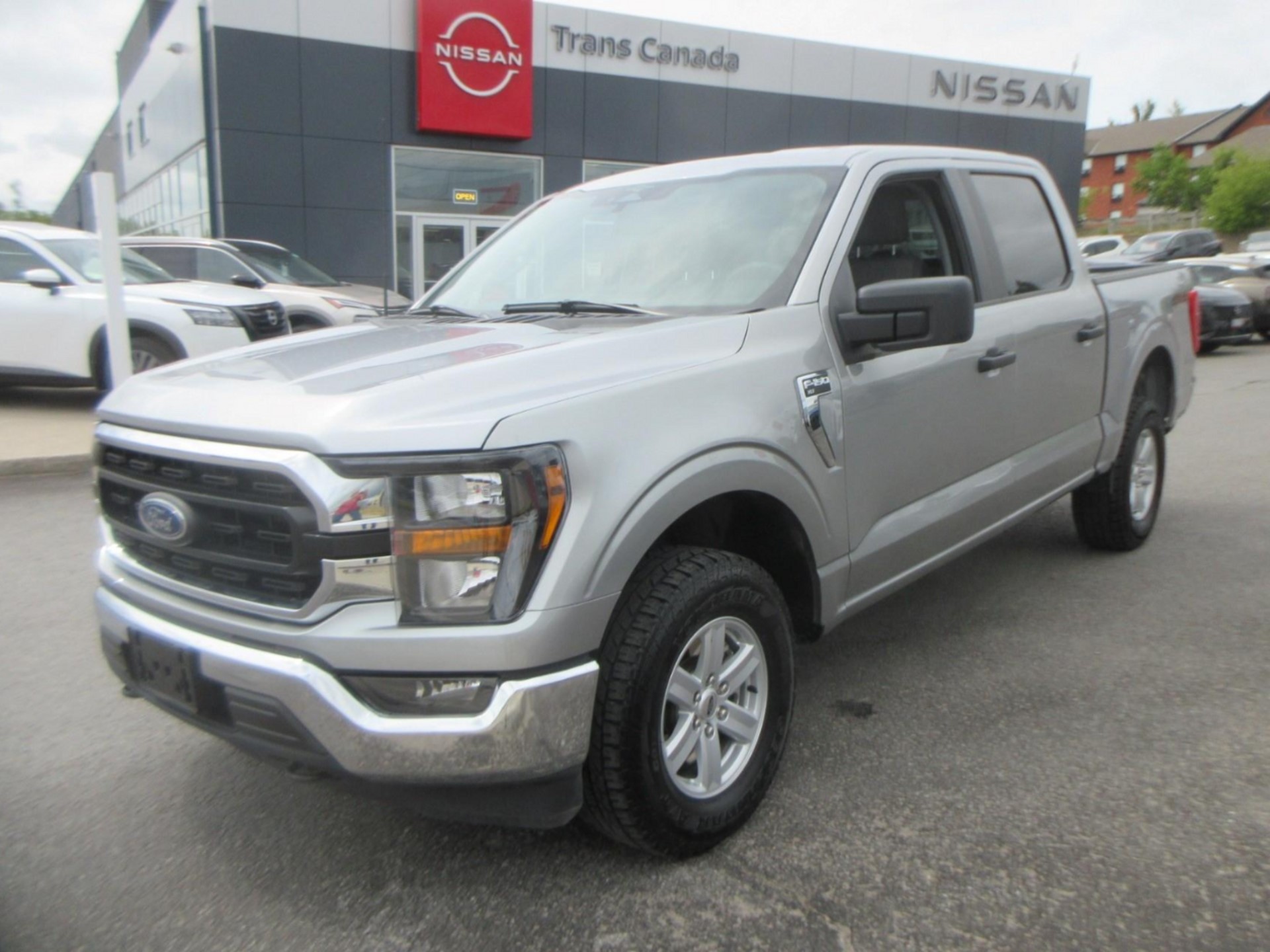 Iconic Silver Metallic 2023 Ford F-150 XLT SuperCrew 4WD Pickup Truck Four-Wheel Drive 6-Speed Automatic