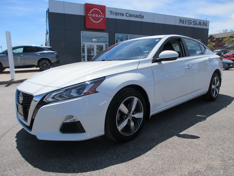 Photo of 2021 Nissan Altima SE AWD for sale at Trans Canada Nissan in Peterborough, ON