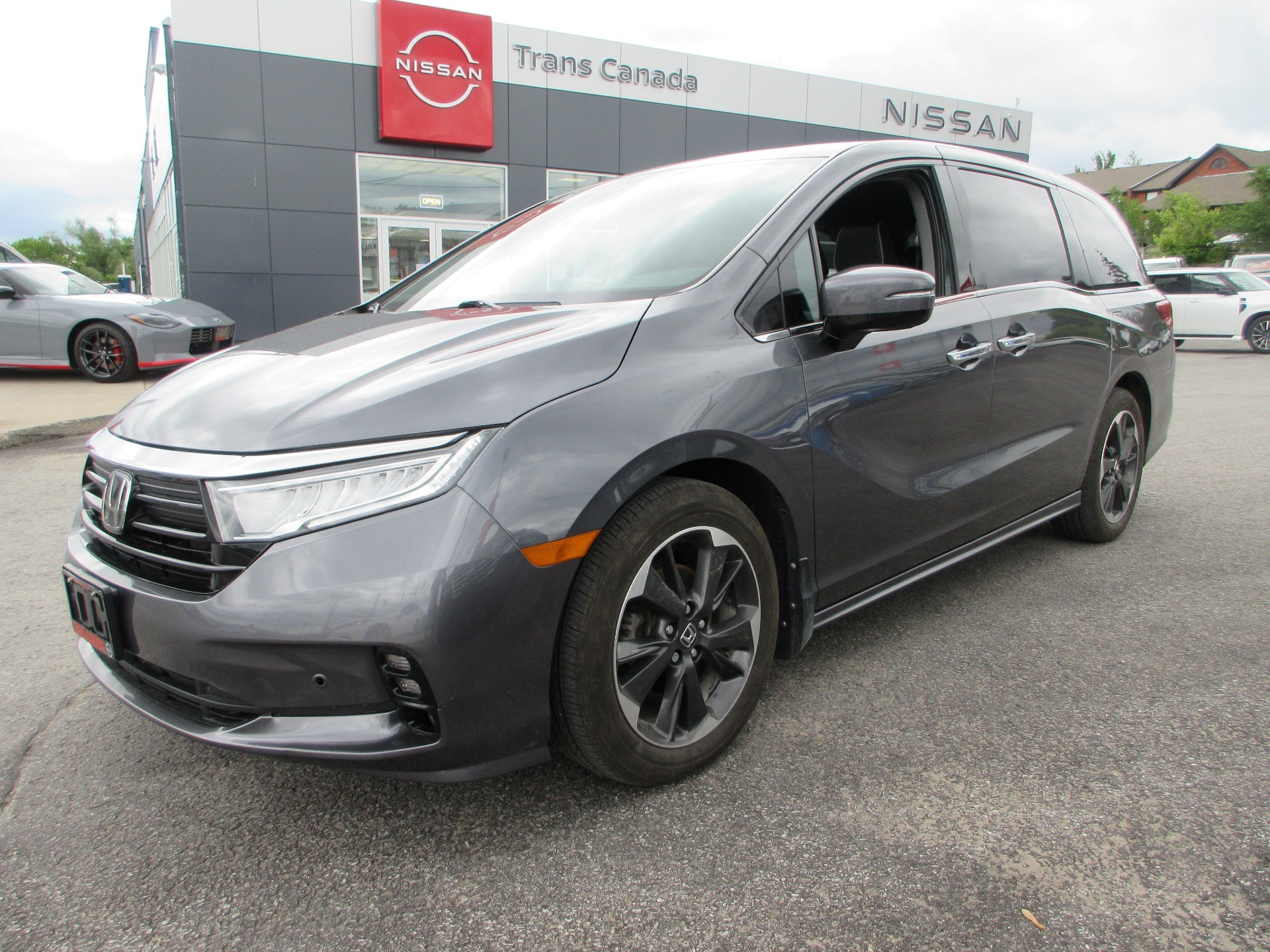 Sonic Gray Pearl 2023 Honda Odyssey Touring FWD Minivan Front-Wheel Drive Automatic