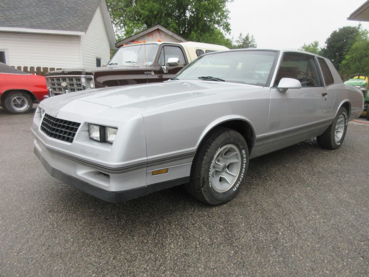 Unknown 1987 Chevrolet Monte Carlo Coupe Rear-Wheel Drive 4-Speed Automatic