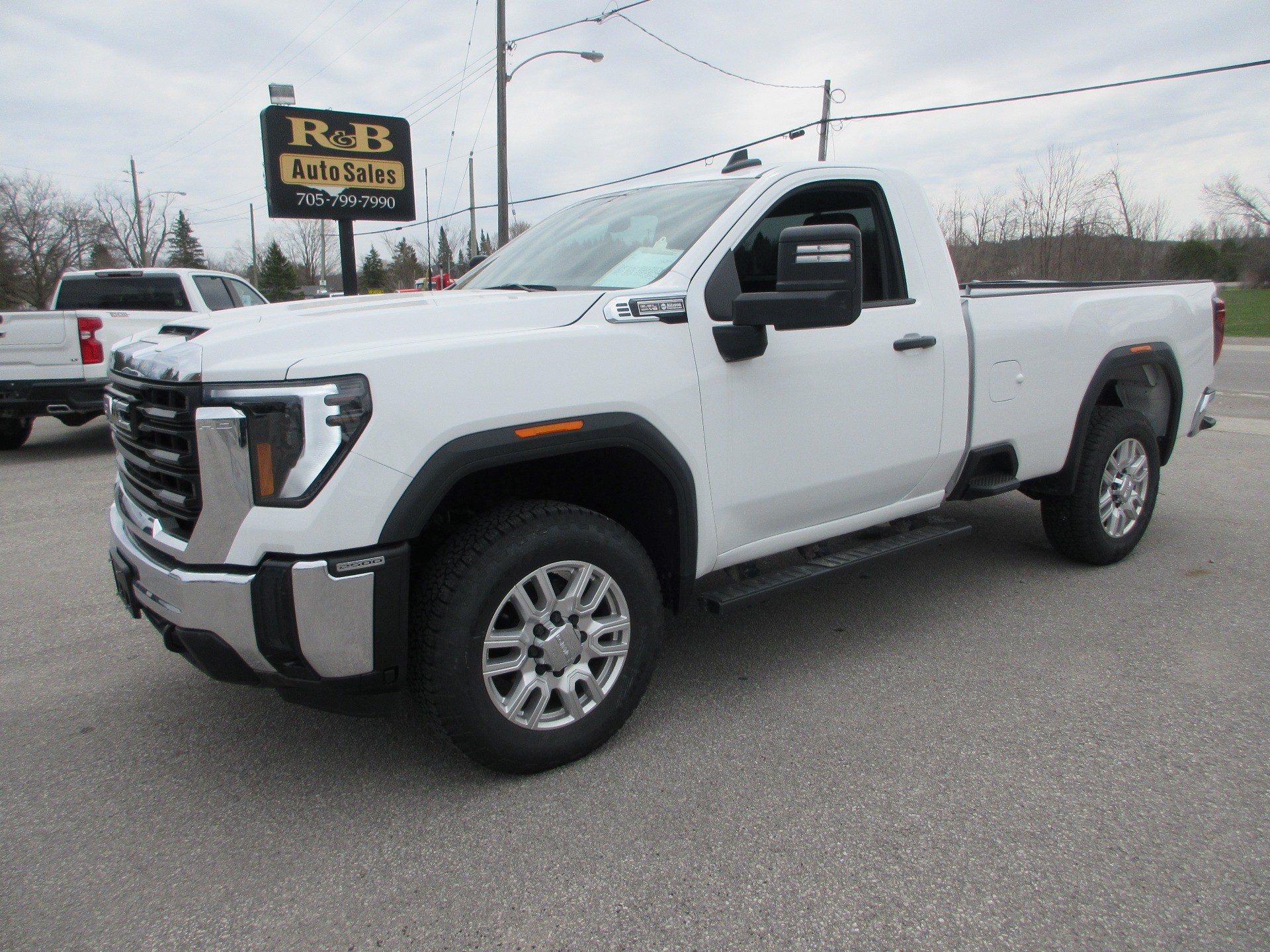2024 GMC Sierra 2500HD Pro Regular Cab LB 4WD