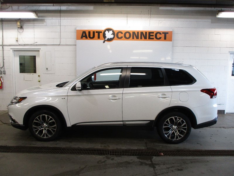 Photo of  2018 Mitsubishi Outlander  SE AWD for sale at Auto Connect Sales in Peterborough, ON