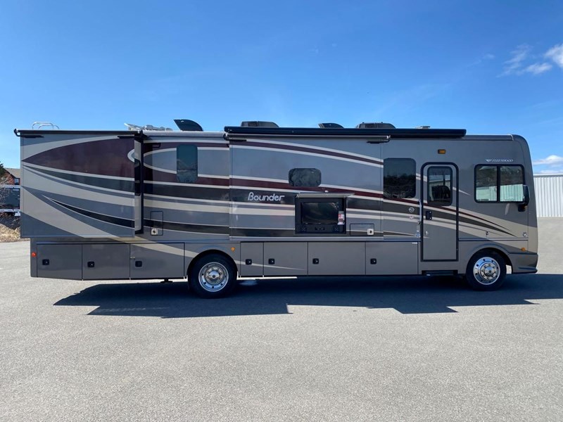 Photo of  2016 Ford Stripped Chassis Motorhome   for sale at Auto Connect Sales in Peterborough, ON