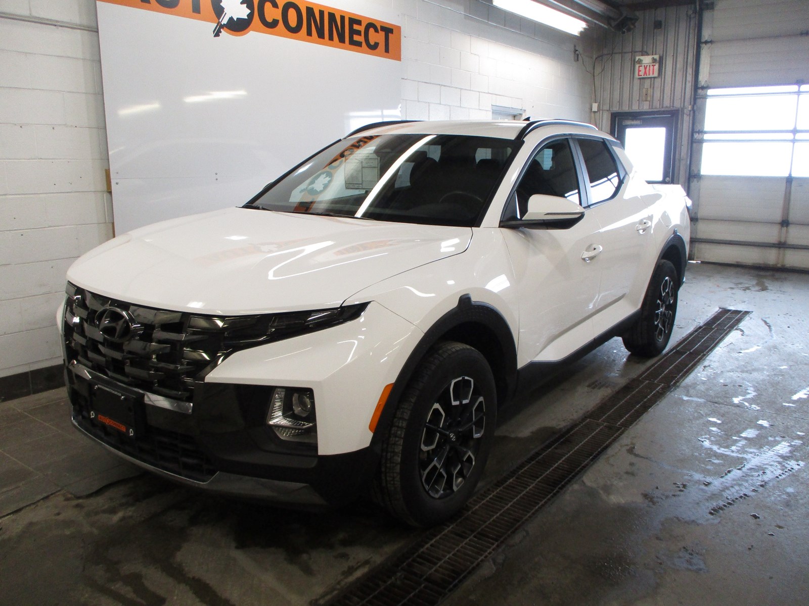 Photo of 2023 Hyundai Santa Cruz Preferred AWD for sale at Auto Connect Sales in Peterborough, ON