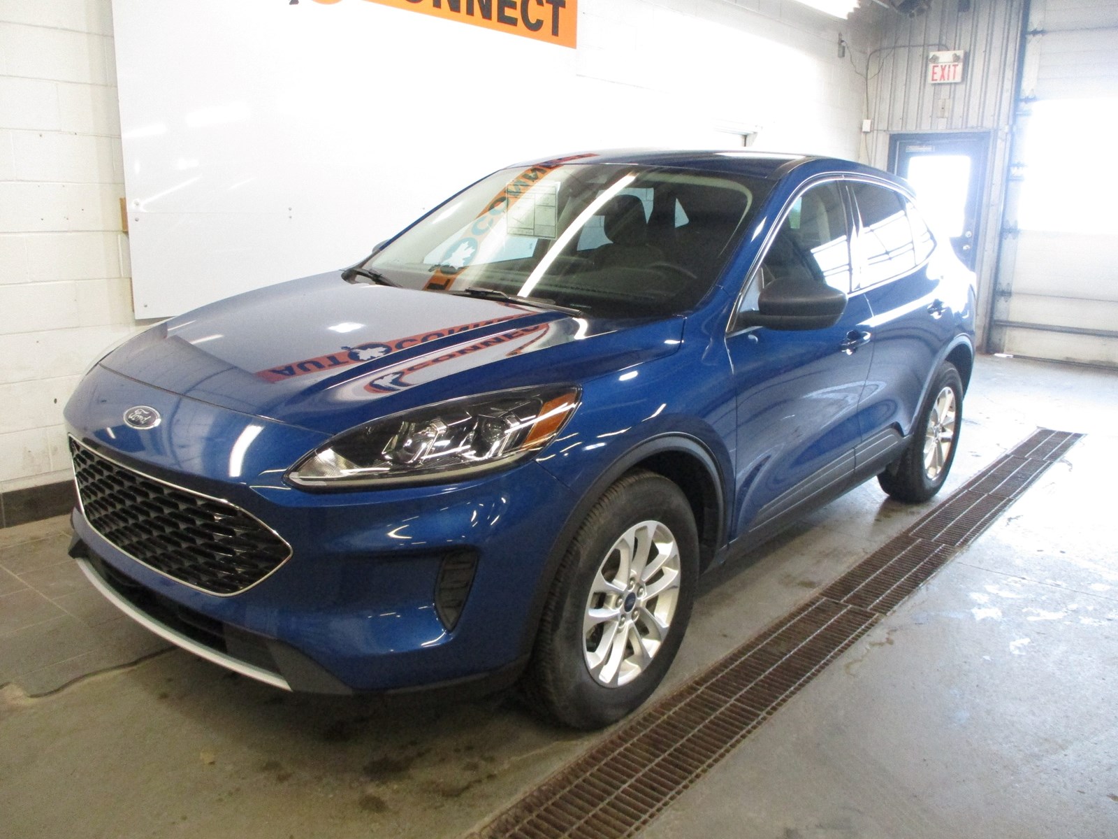Photo of 2022 Ford Escape Hybrid SE AWD for sale at Auto Connect Sales in Peterborough, ON