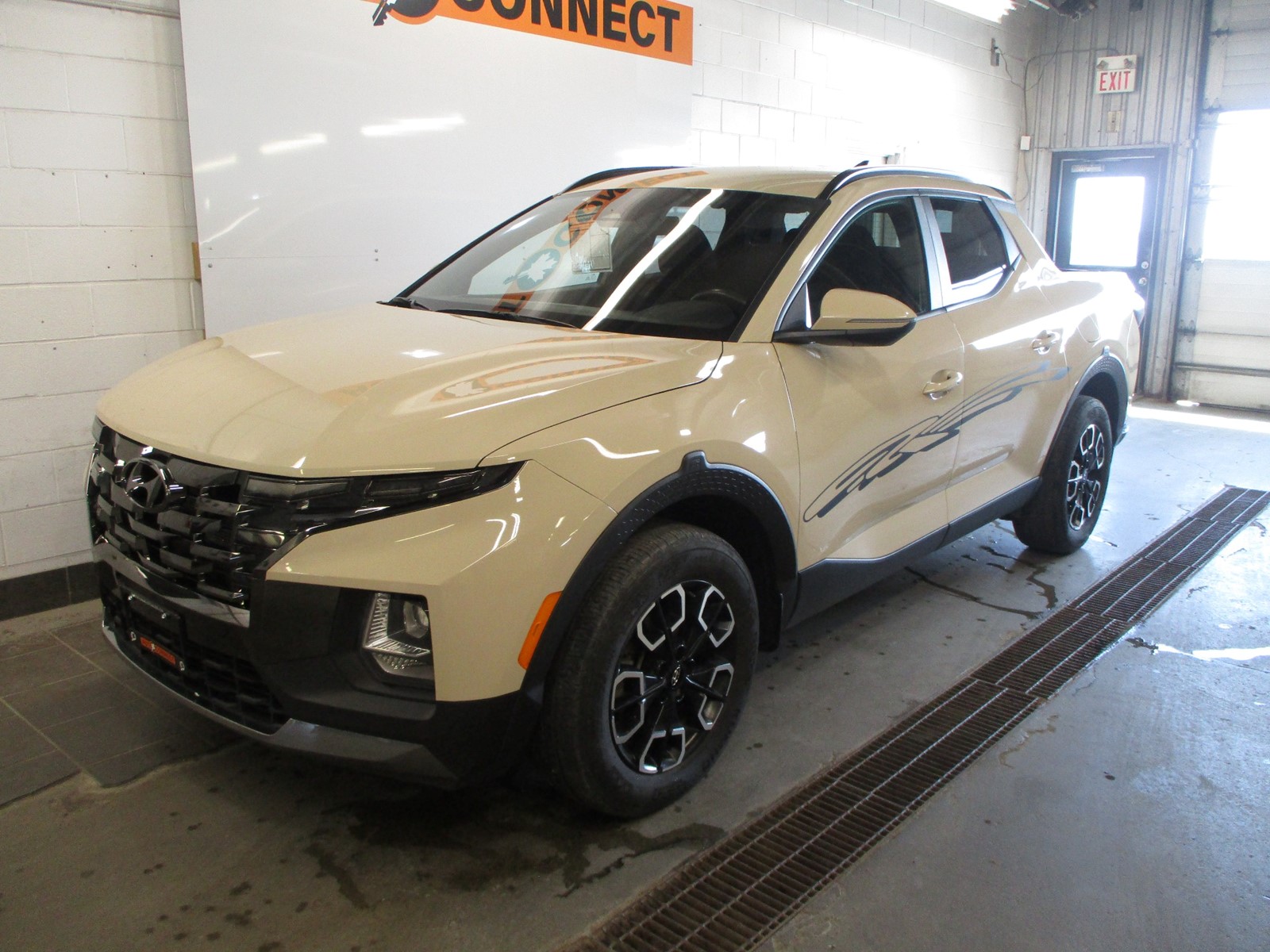 Photo of 2022 Hyundai Santa Cruz Preferred AWD for sale at Auto Connect Sales in Peterborough, ON