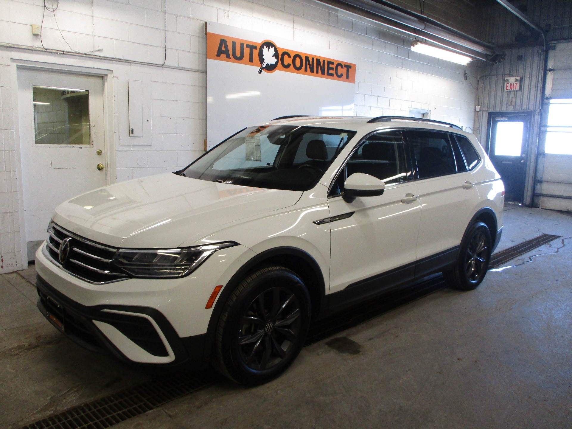 Unknown 2022 Volkswagen Tiguan SUV / Crossover 8-Speed Automatic
