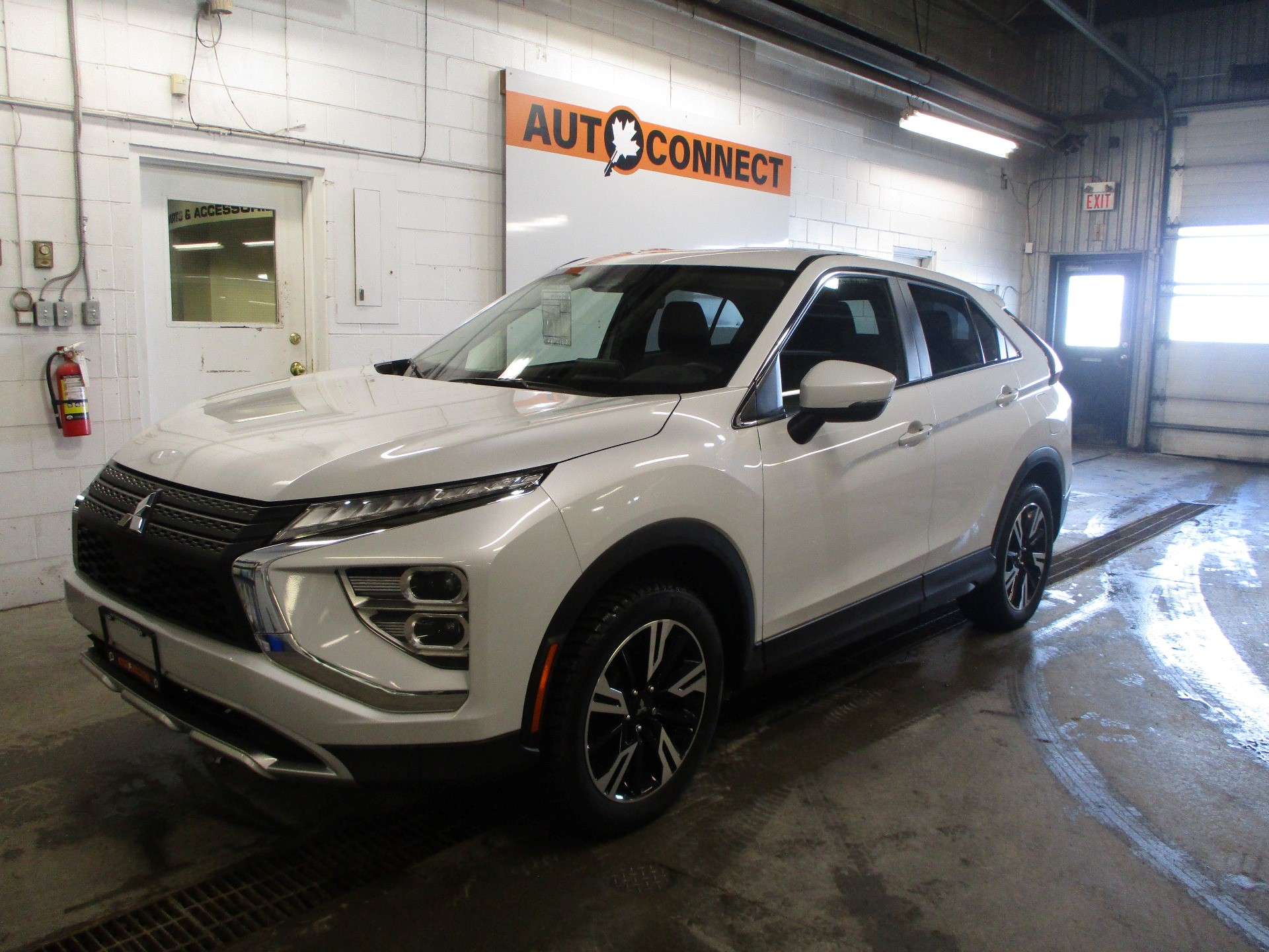 Unknown 2024 Mitsubishi Eclipse Cross SUV / Crossover All-Wheel Drive Continuously Variable Transmission