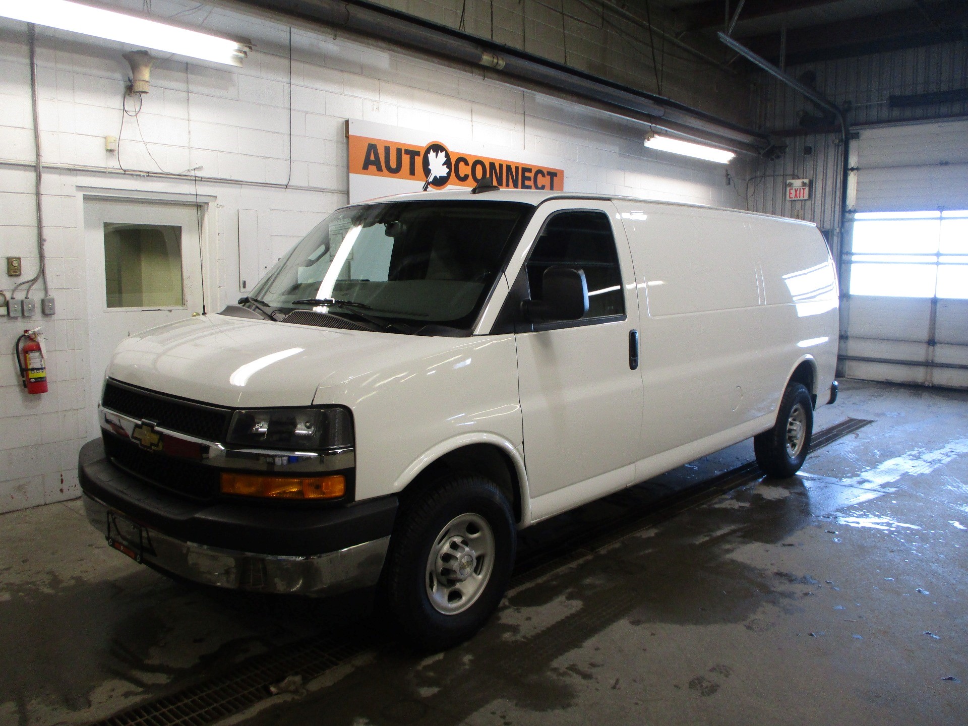 Unknown 2023 Chevrolet Express Cargo 3500 Extended RWD Van Rear-Wheel Drive 6-Speed Automatic