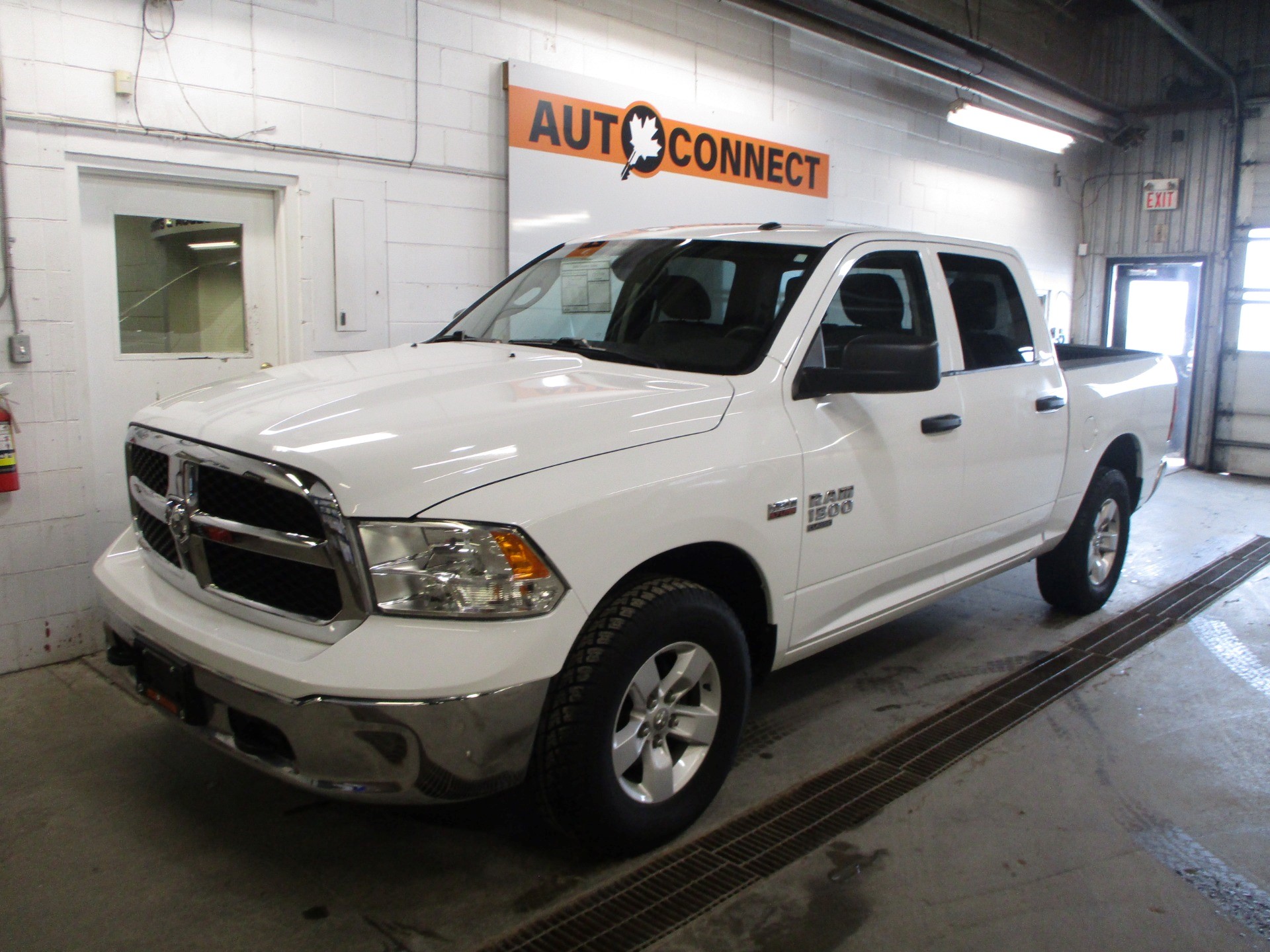 2023 RAM 1500 Classic SLT Crew Cab 4WD
