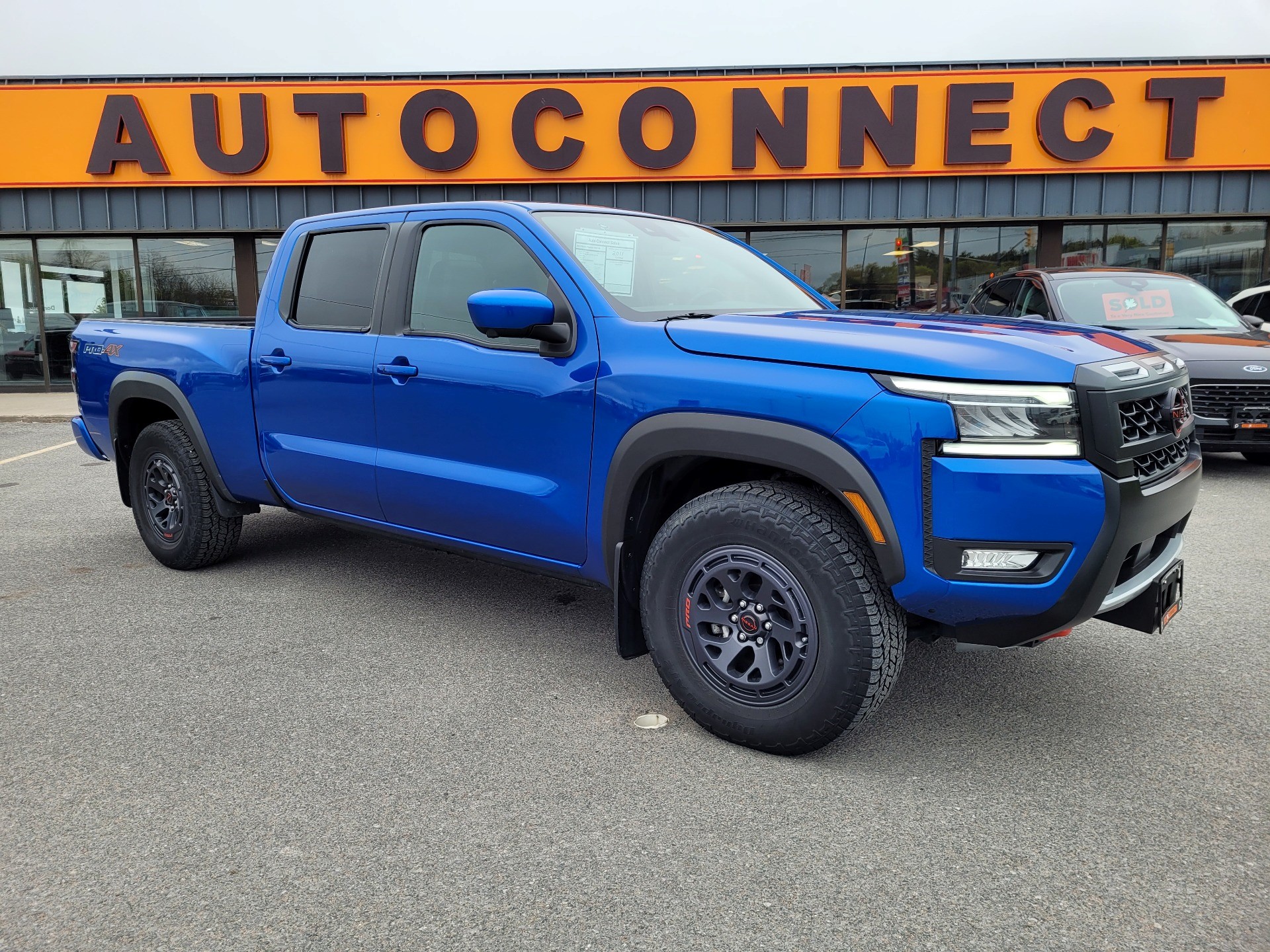 Unknown 2025 Nissan Frontier PRO-4X Crew Cab LB 4WD Pickup Truck Four-Wheel Drive 9-Speed Automatic
