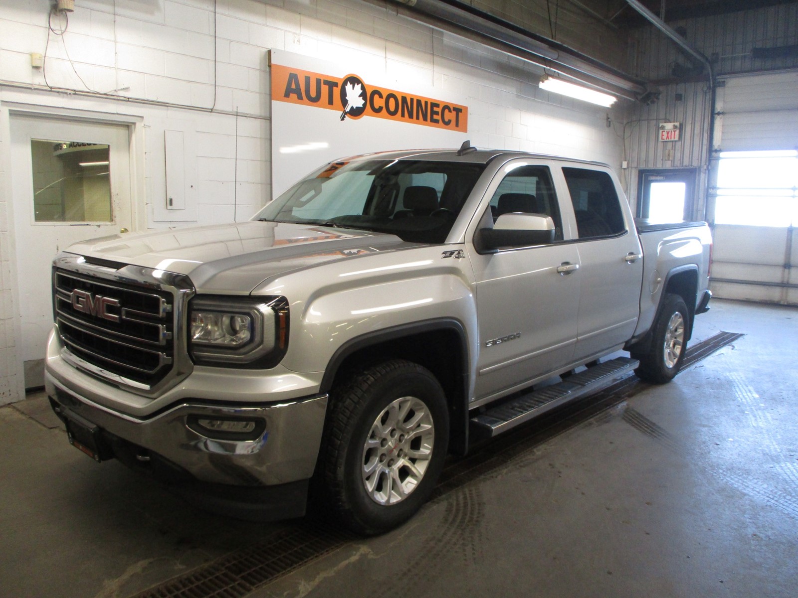 Photo of 2017 GMC Sierra 1500 SLE Crew Cab 4X4 for sale at Auto Connect Sales in Peterborough, ON