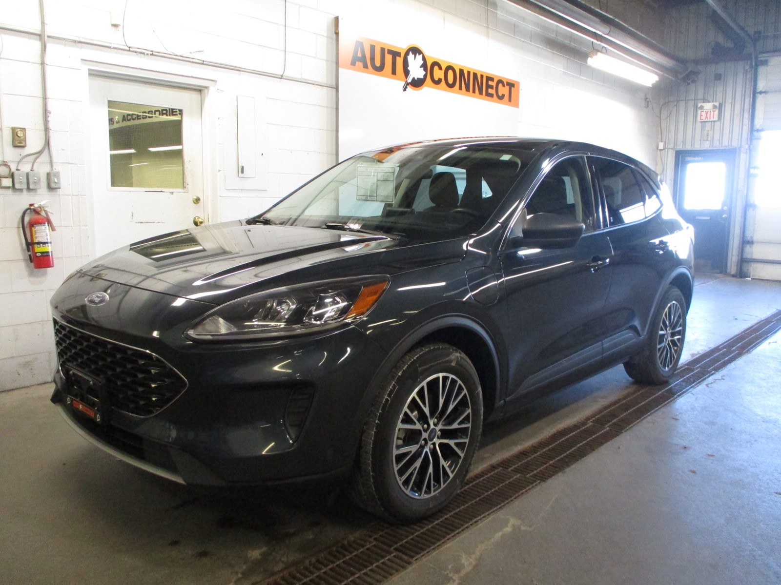 Photo of 2022 Ford Escape Plug-in Hybrid SE  for sale at Auto Connect Sales in Peterborough, ON