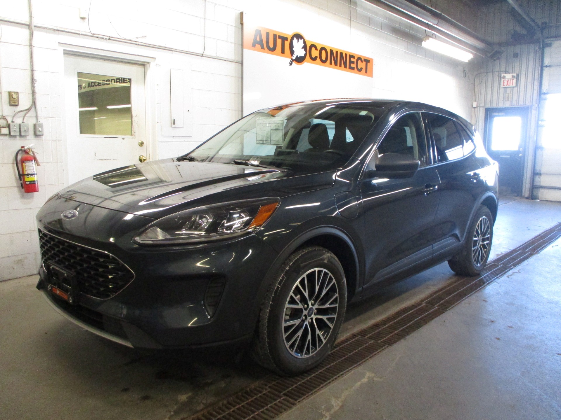 Unknown 2022 Ford Escape Hybrid Plug-in SUV / Crossover Front-Wheel Drive 6-Speed Automatic