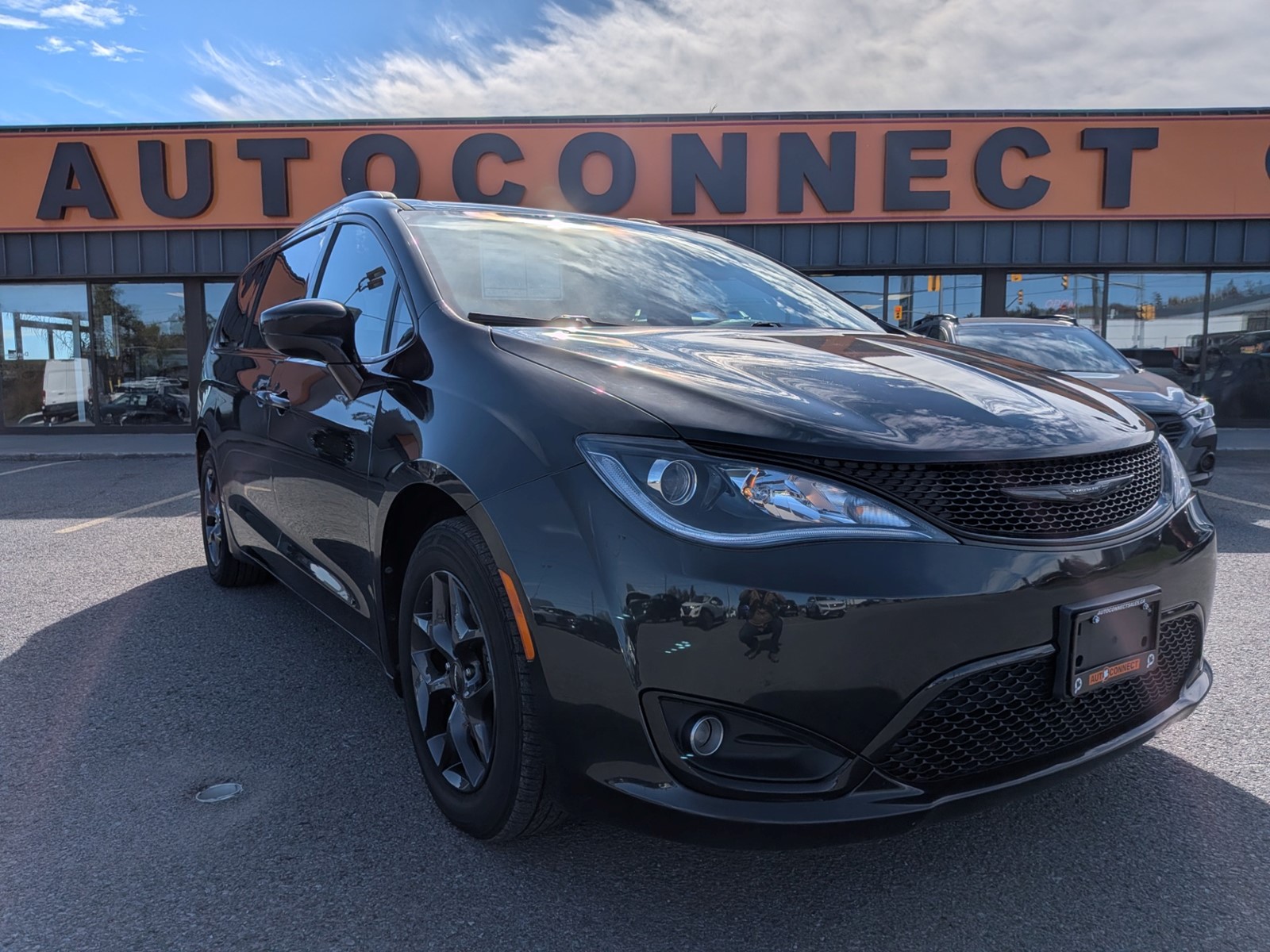 Photo of 2018 Chrysler Pacifica Touring-L Plus for sale at Auto Connect Sales in Peterborough, ON