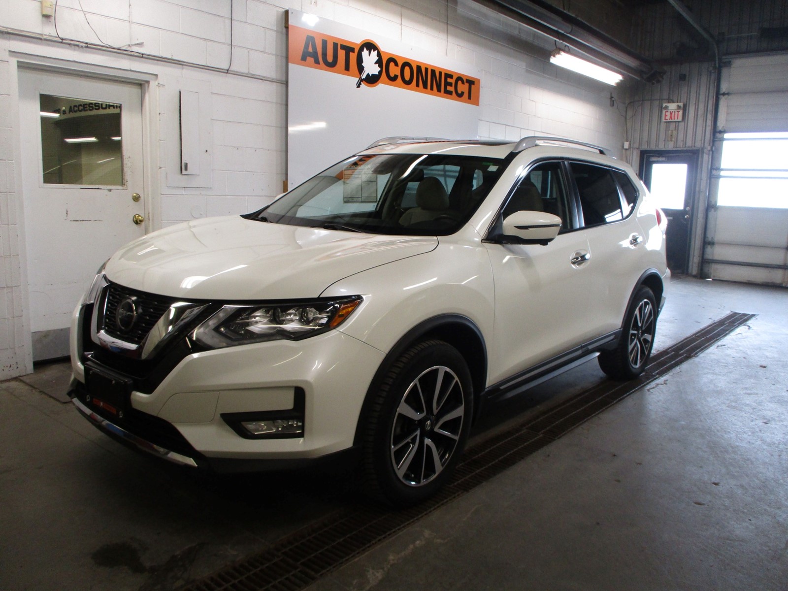 Photo of 2019 Nissan Rogue SL AWD for sale at Auto Connect Sales in Peterborough, ON