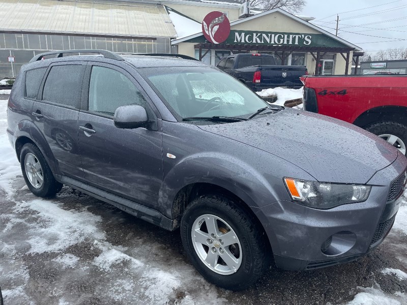 Photo of 2010 Mitsubishi Outlander  ES  for sale at Paradise Auto Source in Peterborough, ON