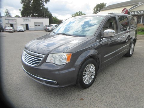 Photo of 2015 Chrysler Town & Country Limited Platinum for sale at Paradise Auto Source in Peterborough, ON