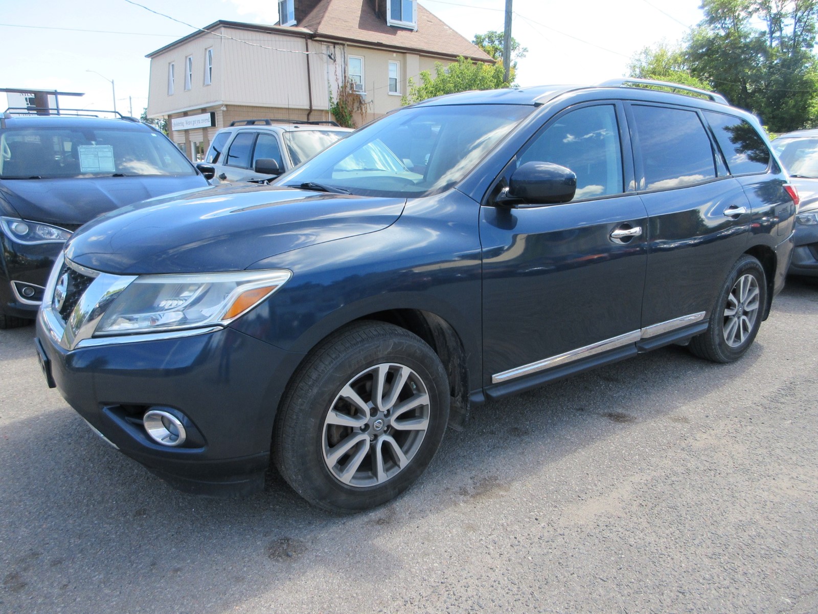 Photo of 2014 Nissan Pathfinder SL 4WD for sale at Paradise Auto Source in Peterborough, ON