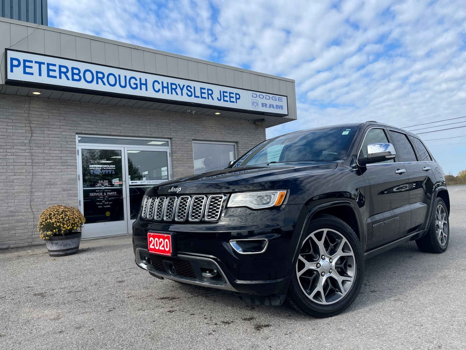 Photo of 2020 Jeep Grand Cherokee  Overland  for sale at Peterborough Chrysler in Peterborough, ON