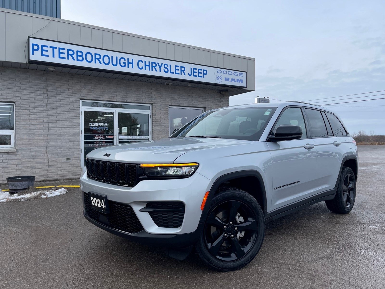 Photo of 2024 Jeep Grand Cherokee  Laredo  Altitude for sale at Peterborough Chrysler in Peterborough, ON