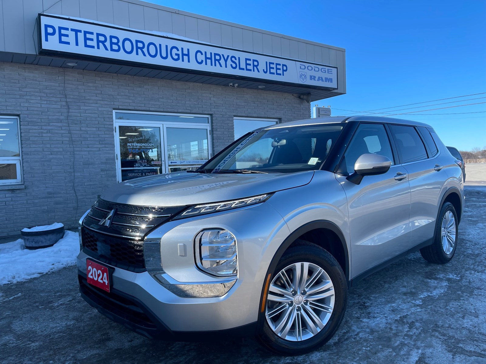 Photo of 2024 Mitsubishi Outlander  ES AWC for sale at Peterborough Chrysler in Peterborough, ON