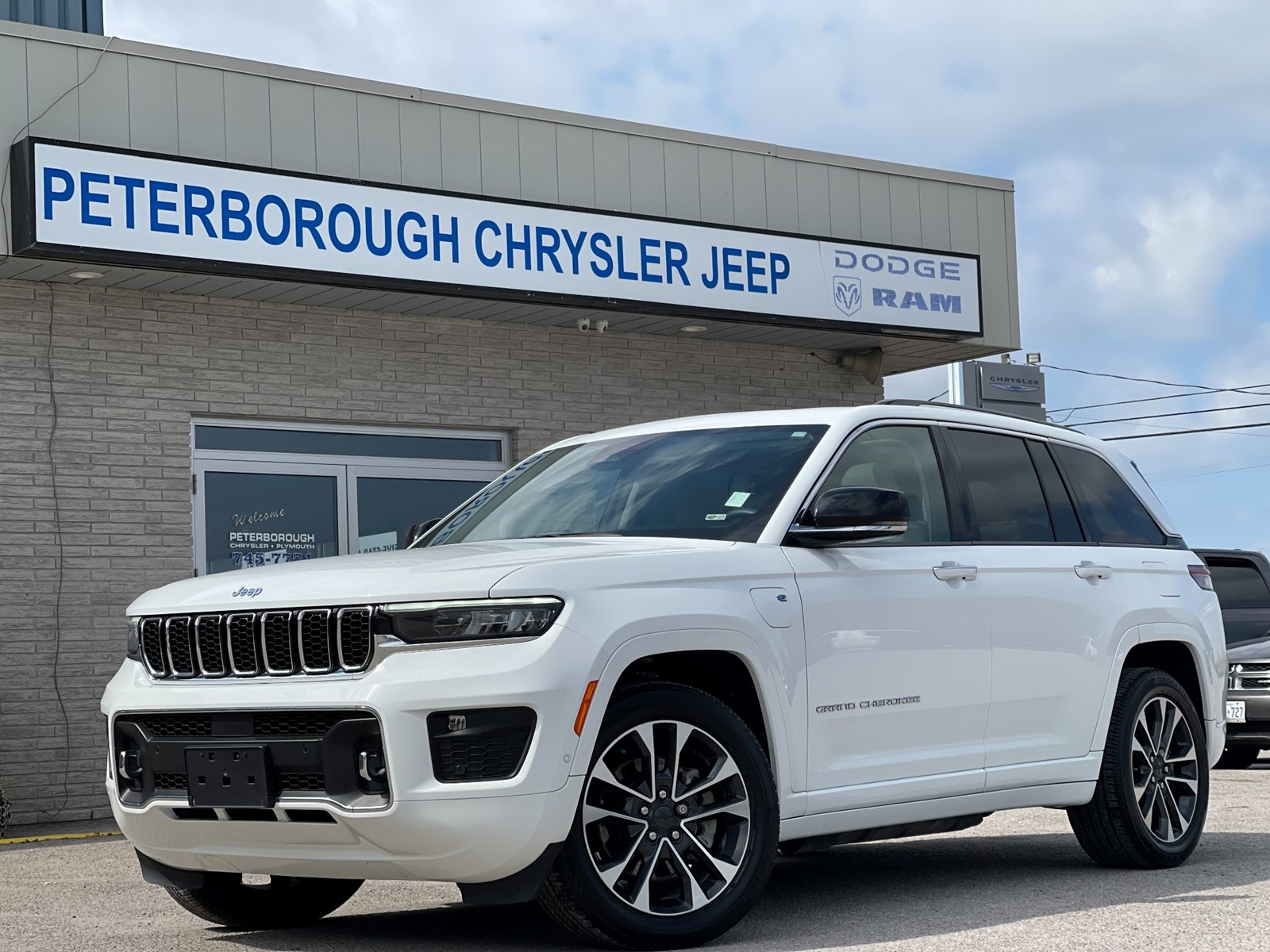Photo of 2022 Jeep Grand Cherokee 4xe Overland  for sale at Peterborough Chrysler in Peterborough, ON