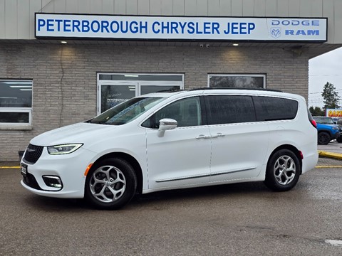 Photo of 2022 Chrysler Pacifica Limited  for sale at Peterborough Chrysler in Peterborough, ON