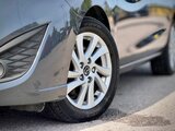 2017 Mazda MAZDA5 Touring — photo 2