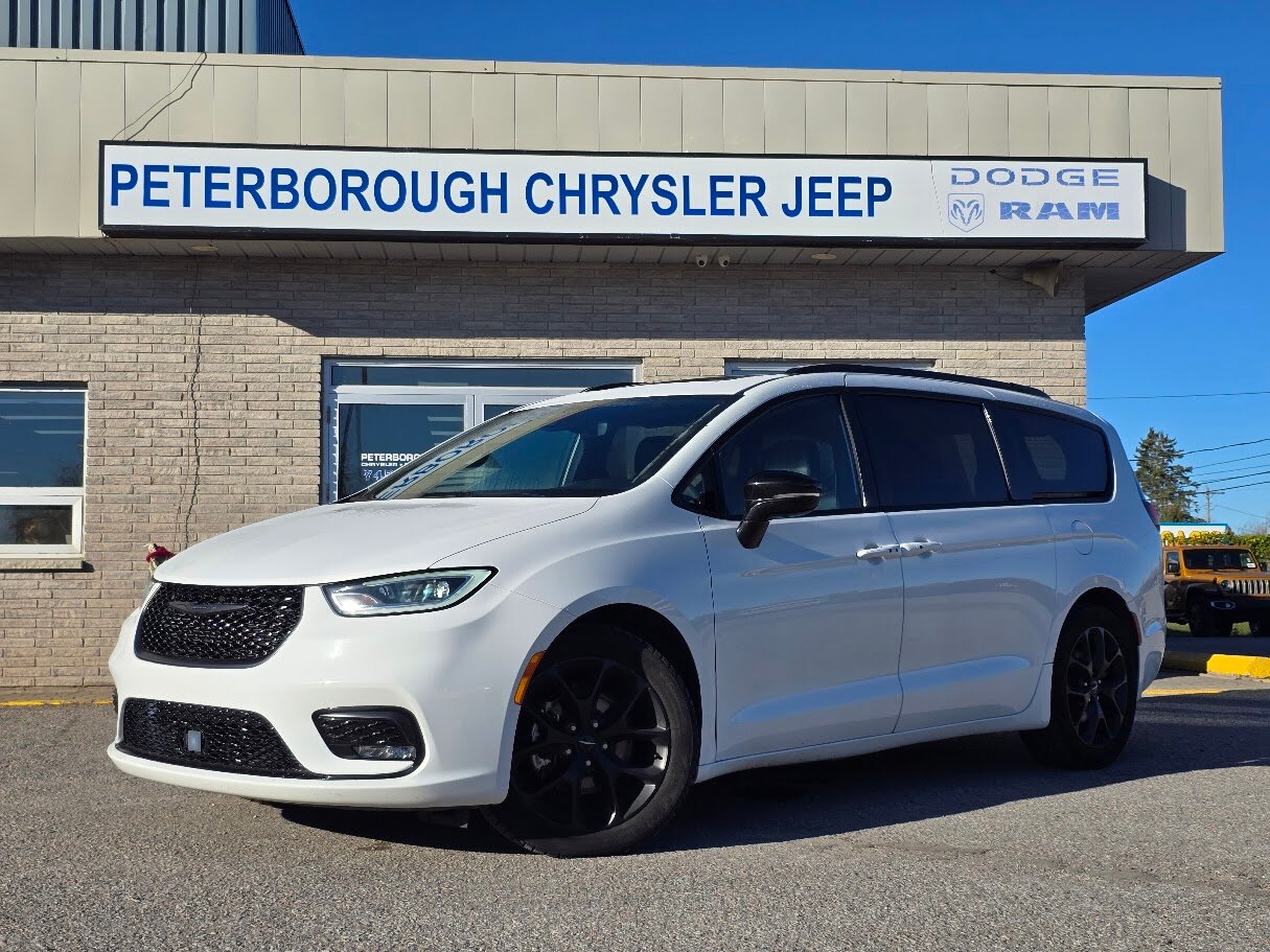2025 Chrysler Pacifica Limited — photo 1 of 1