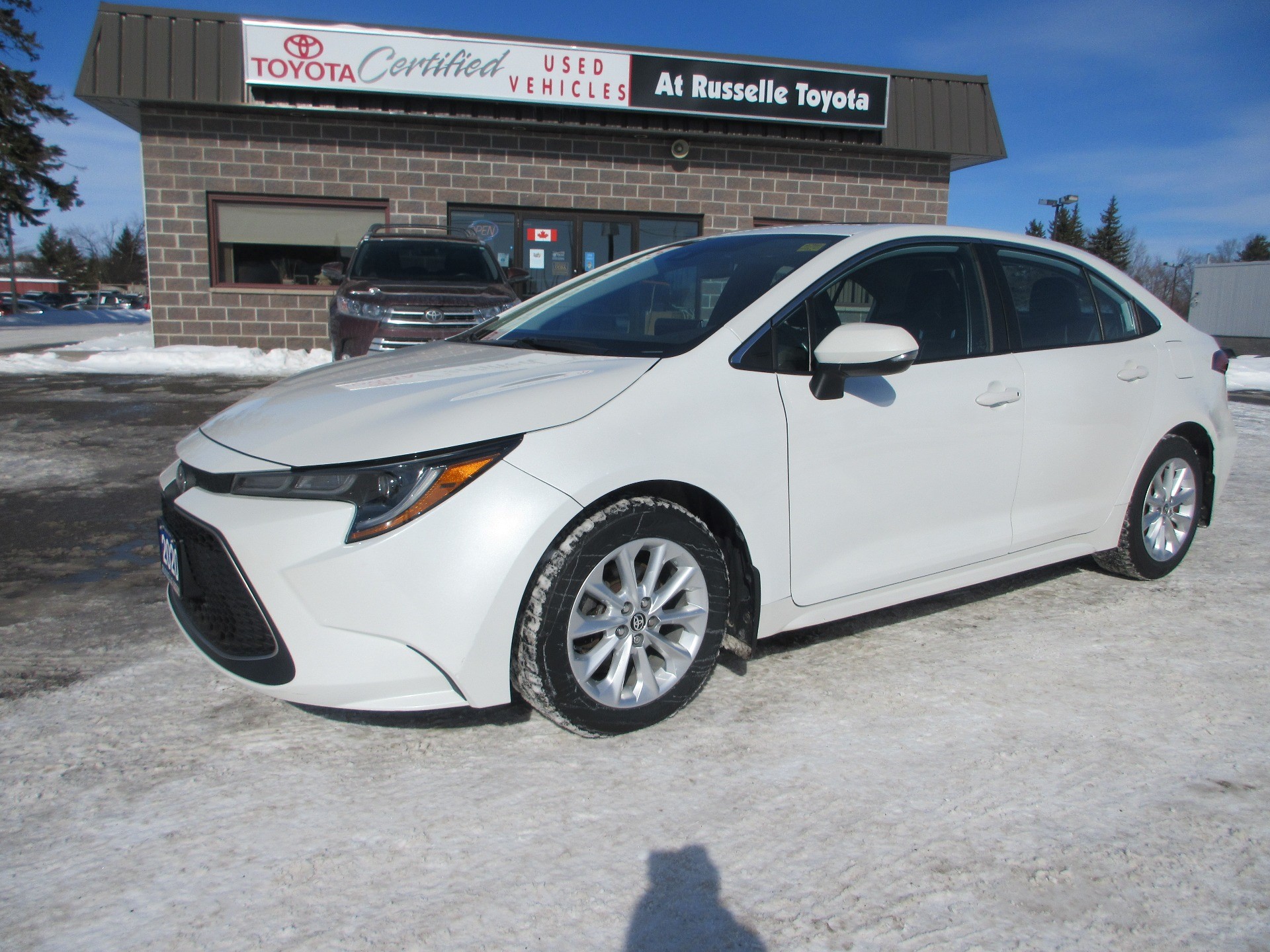 2020 Toyota Corolla XLE FWD