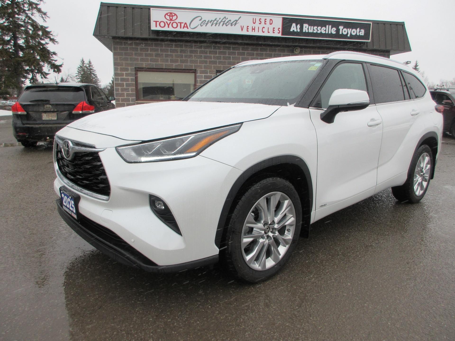 2025 Toyota Highlander Hybrid Limited AWD